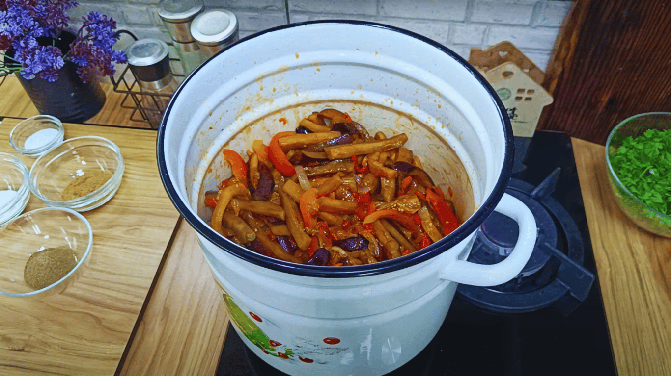 салат з баклажанами на зиму