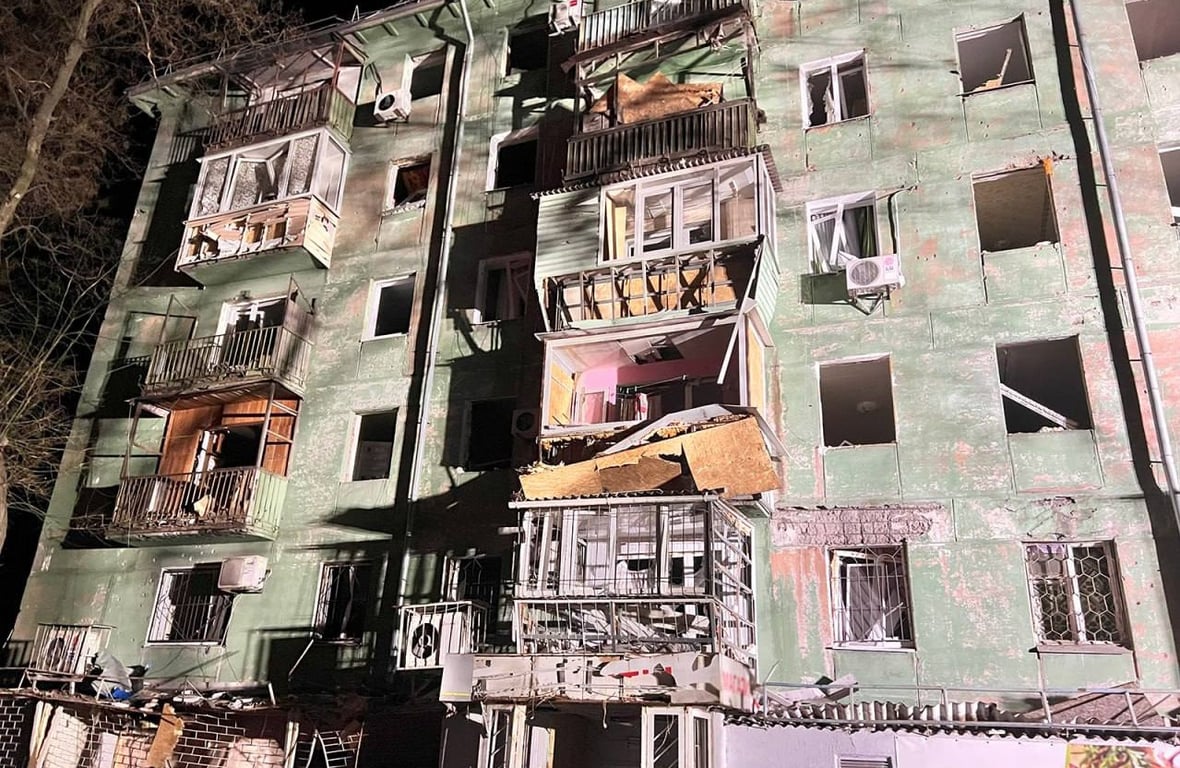 Обстріл Запоріжжя 21 березня - постраждали 9 осіб, 2 людини загинули - фото 1