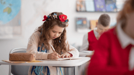 МОН назвало обов'язкові предмети для українських школярів за кордоном - 285x160