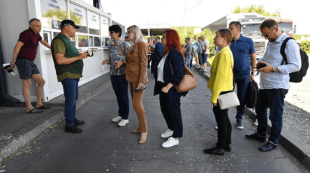 Румыния останавливает авто из Украины — требование на границе - 285x160