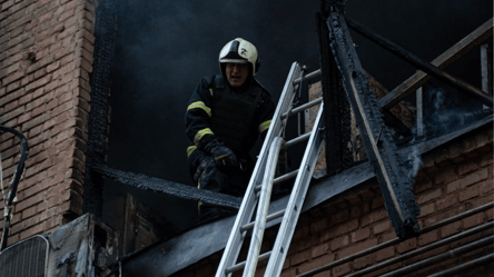 Масована атака на Київ — у ДСНС оприлюднили кадри з ліквідації наслідків - 290x166