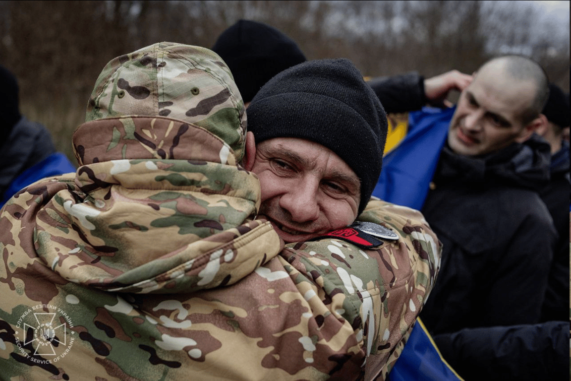 В СБУ показали ексклюзивні кадри з великого обміну полоненими - фото 5