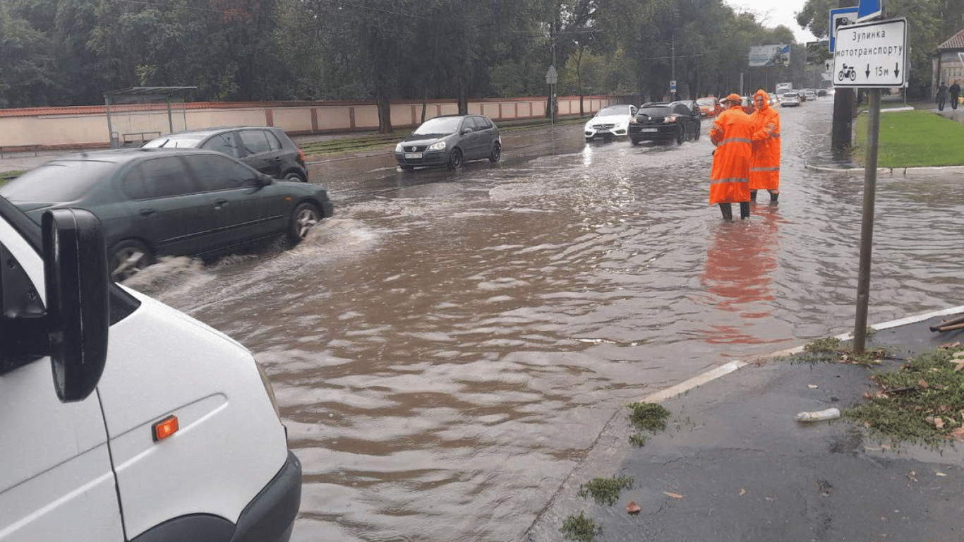 Наслідки потужної зливи в Одесі