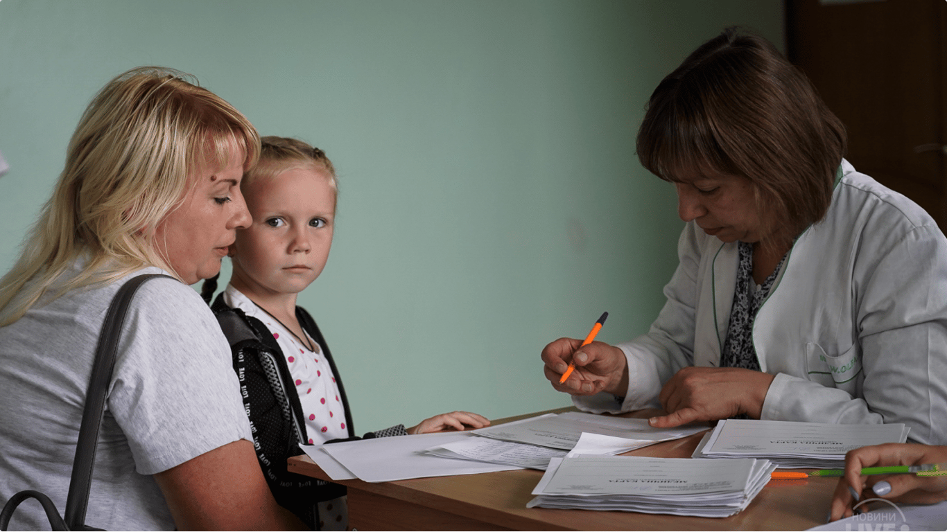 Скільки зароблятимуть медики у 2026 році: в уряді розповіли