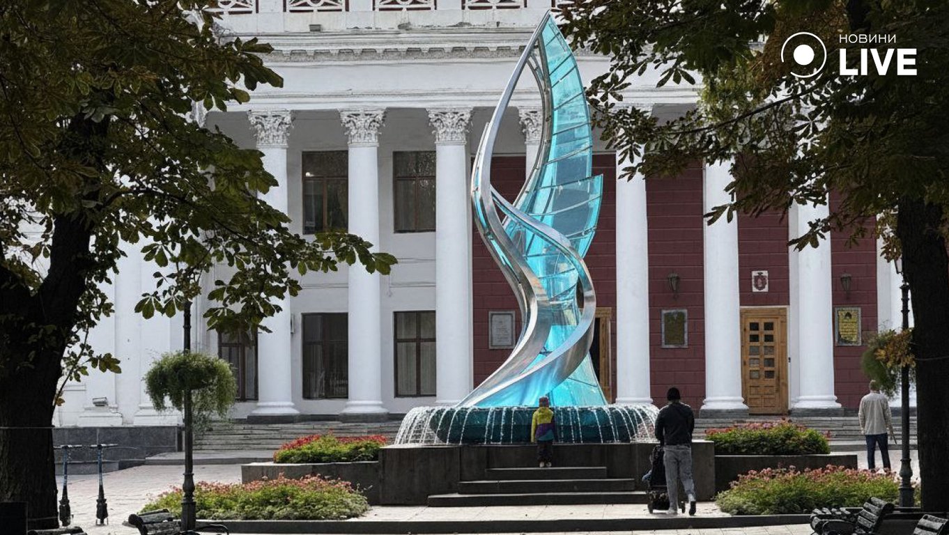 Скандальні пам'ятники Одеси очима ШІ