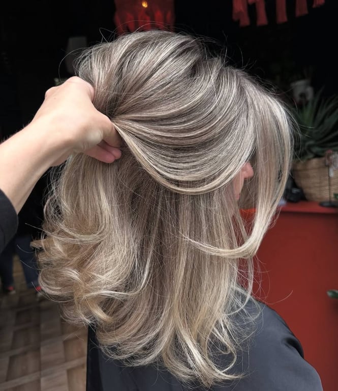 Найбільш універсальна довжина волосся - це середня