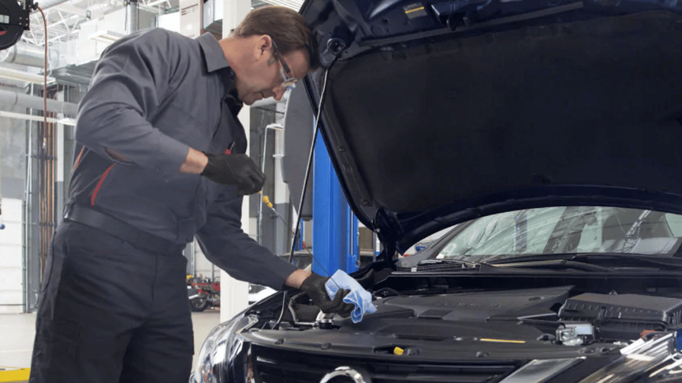 Скільки моторної оливи насправді має споживати автомобіль