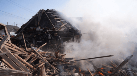 У Запоріжжі після атаки РФ з-під завалів дістали людей - 285x160