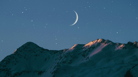 Месторождения платины нашли на Луне — можно ли добыть металл - 285x160