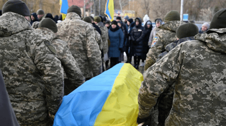 Во Львове 44-летнего военного нашли мертвым на улице - 285x160