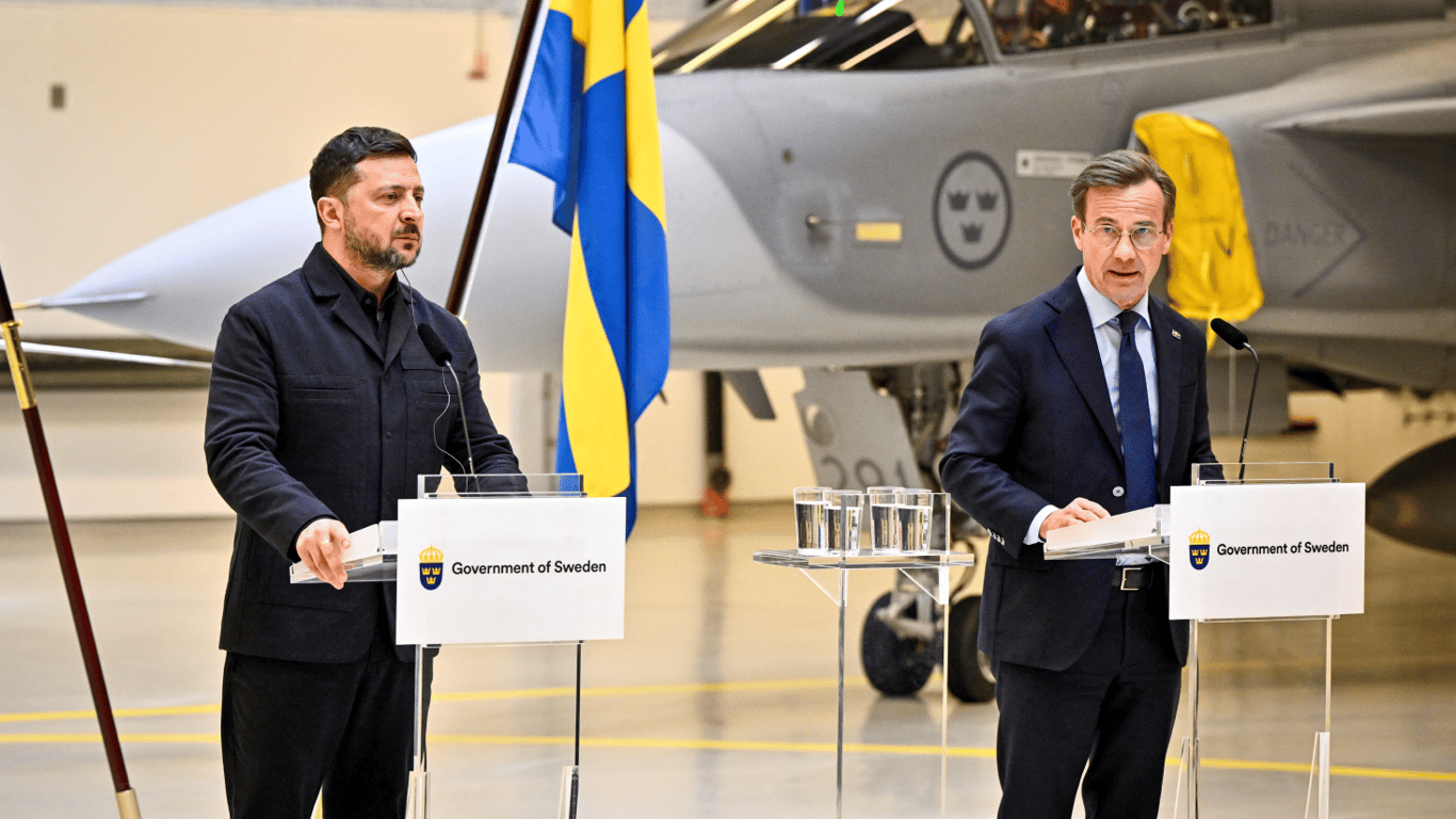 Швеція оголосила про передачу Україні винищувачів Gripen