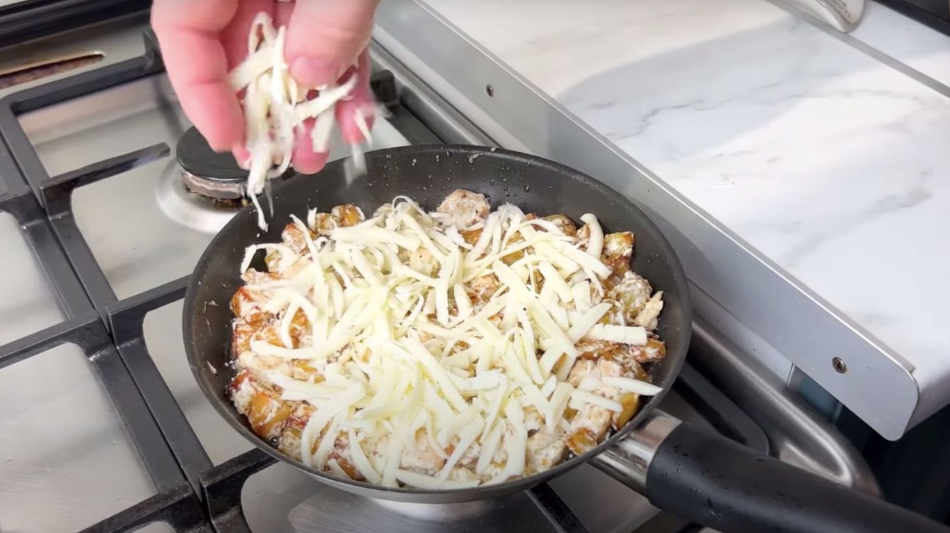 вкусный картофель и курица