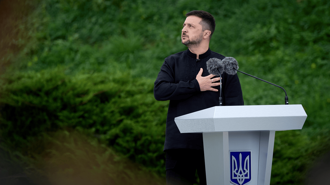 Зеленський привітав українців з Днем Державного Прапора