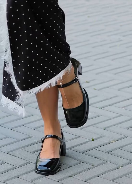 Зручне взуття може бути ще і стильним