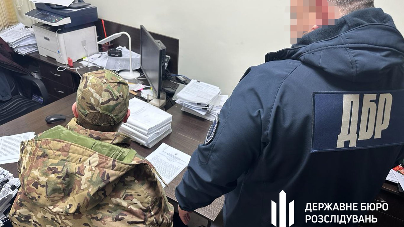 Выписал миллион "боевых" —  в Николаеве задержан начальник военного штаба