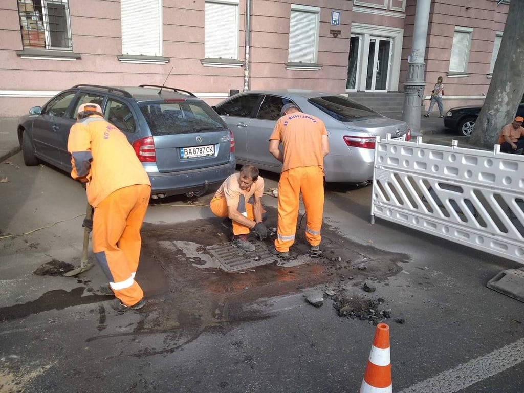 Ремонтные работы по дорогам Одессы. Фото: КП "Городские дороги"