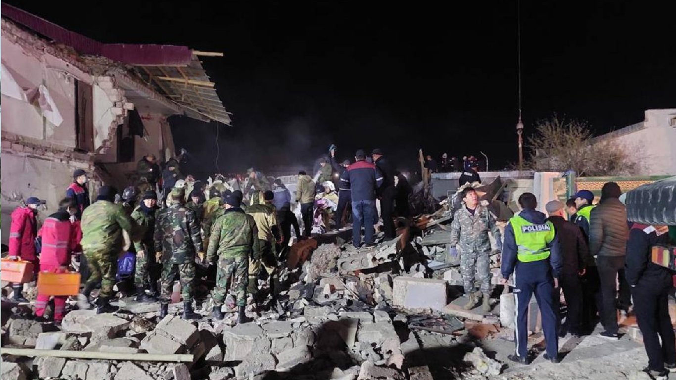 У Казахстані вибухнув житловий будинок: є загиблі