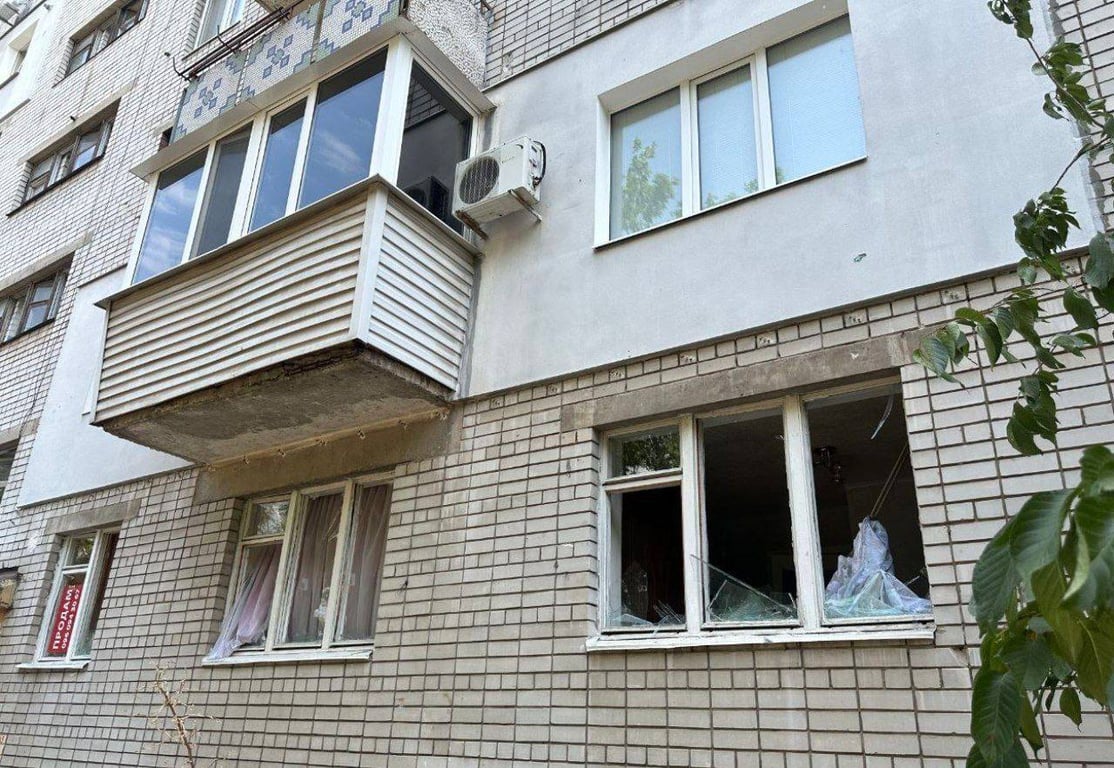 Понівечені багатоквартирні будинки у Самарі Дніпропетровської області