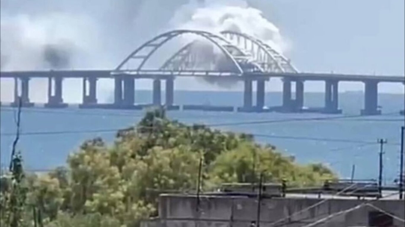 Партизаны узнали, как оккупанты создали дымовой занавес на Крымском мосту 12 августа