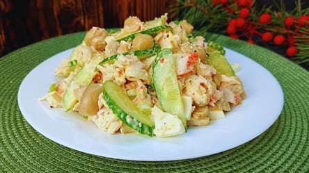 Салат с крабовыми палочками и курицей — 100% беспроигрышный хит - 285x160