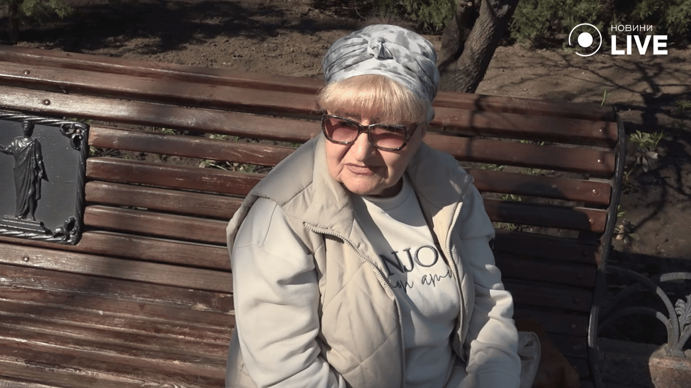 Жінка планує витратити до двох тисяч гривень і купує паску, бо не має умов для випікання.