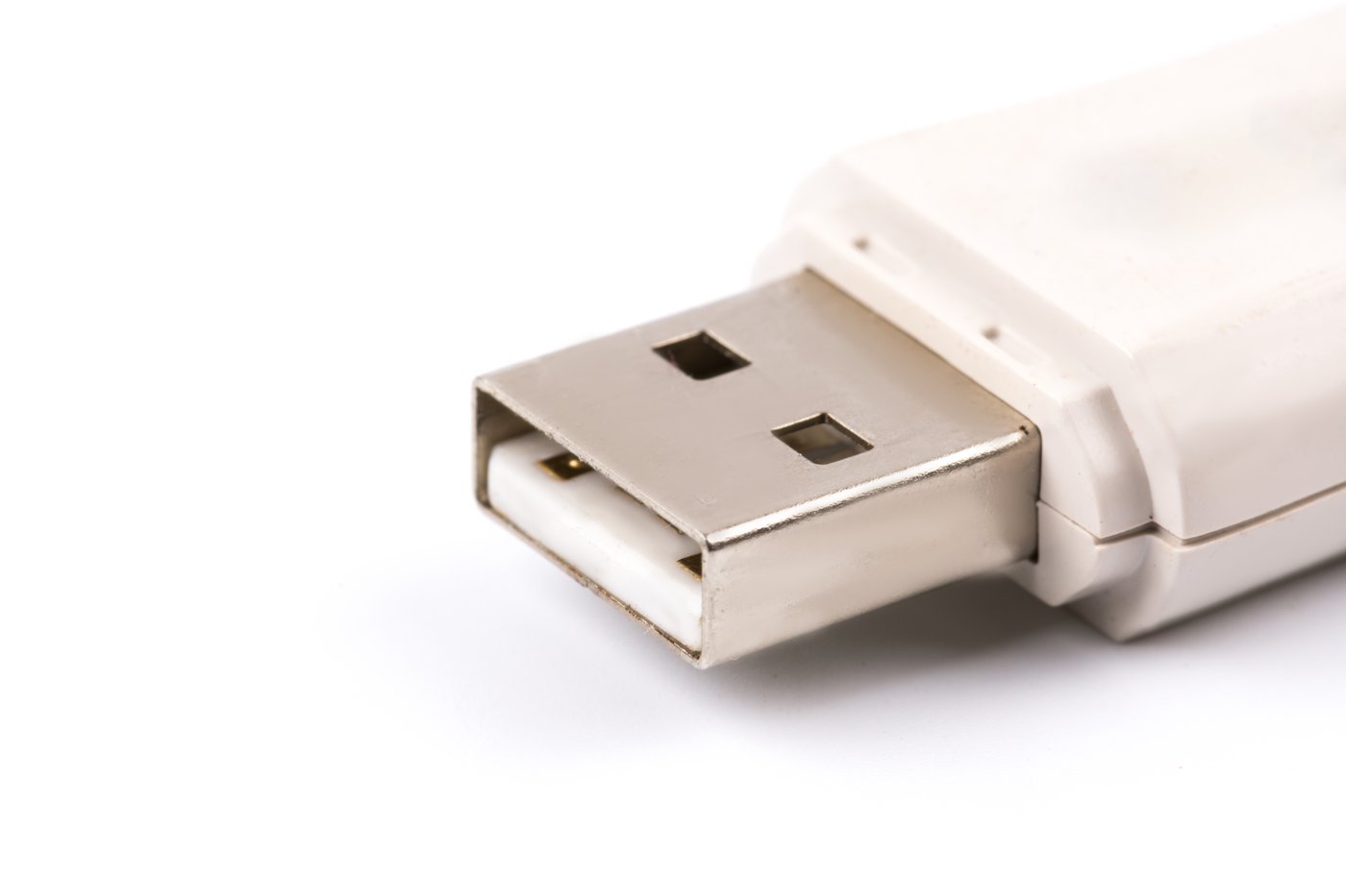 Размещение отверстий в USB-штекере