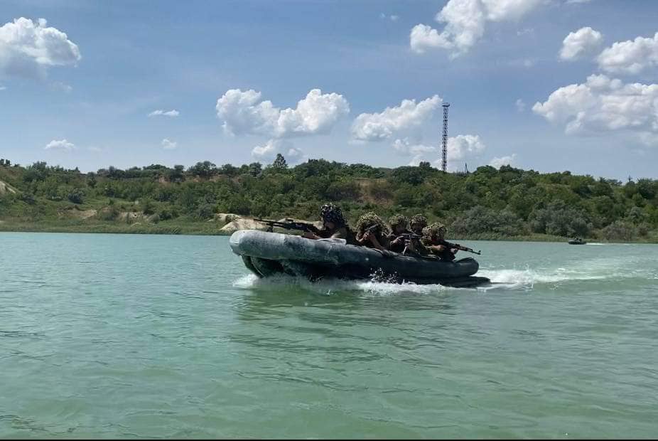 Бойцы ВСУ на задании