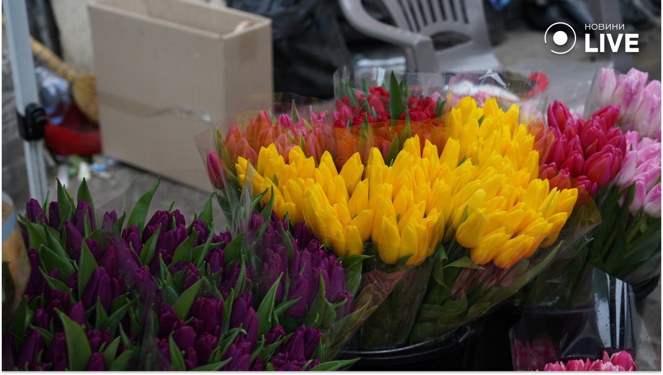 Квіти на день закоханих — яка ціна на одеському Привозі - фото 2