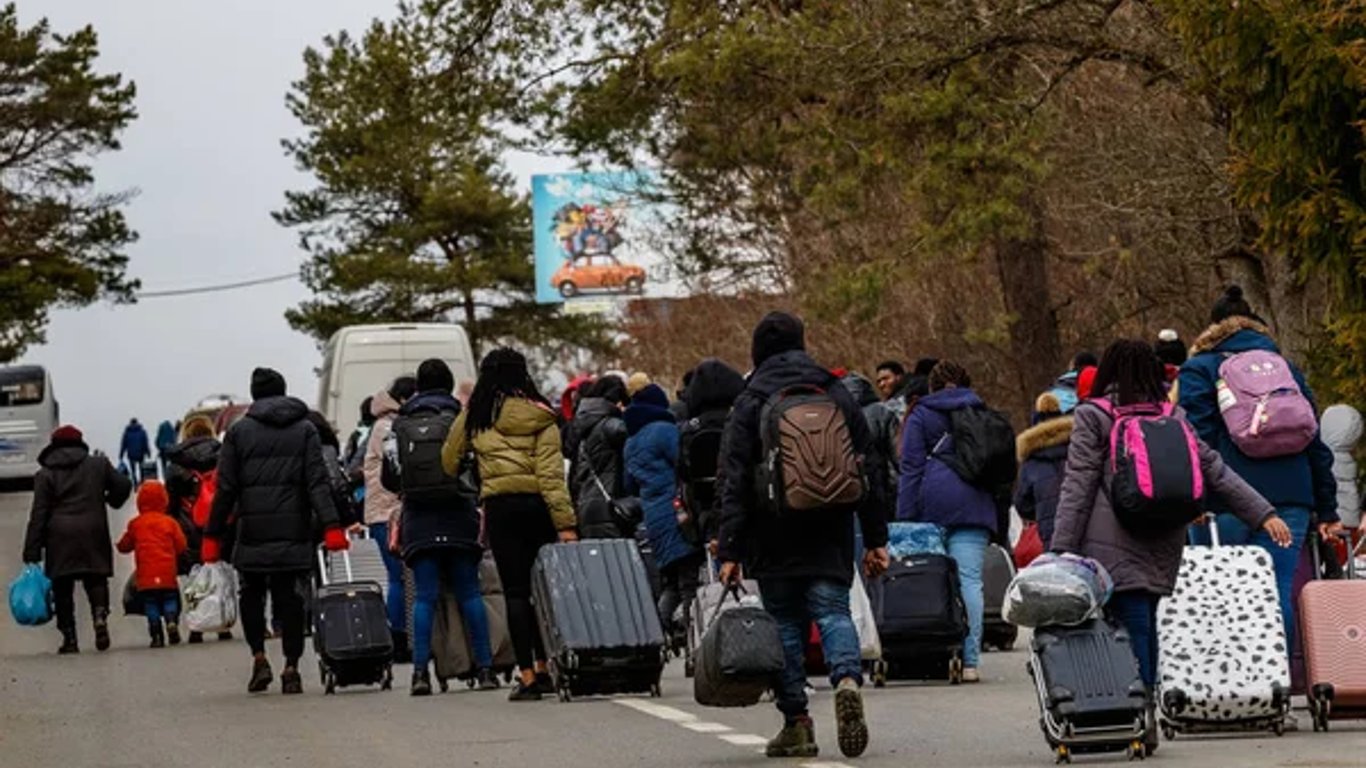 Украинские беженцы за границей: сколько их не вернется домой