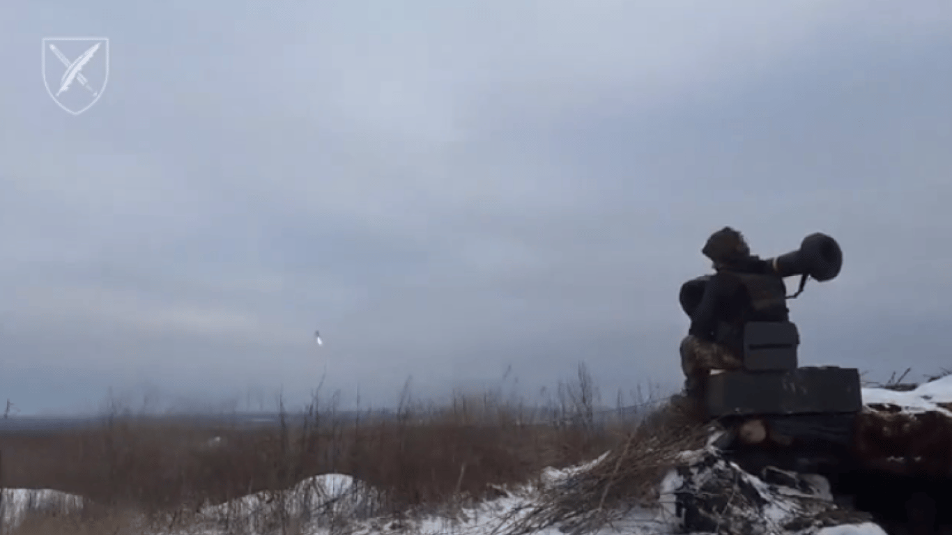 Бойцы противотанковой бригады николаевских морпехов показали, как уничтожили вражеский вертолет