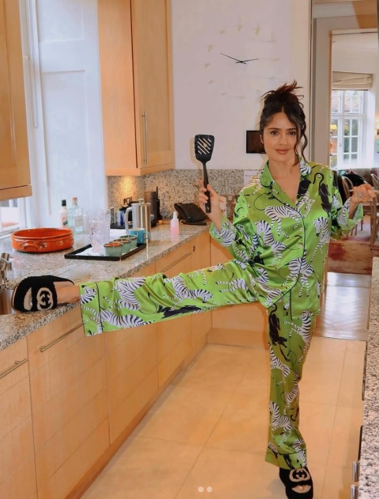 Кухня Сальми Гаєк здивувала найвибагливіших — тренд в дизайні - фото 1