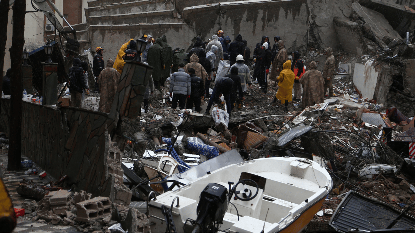 В МИД есть 24 обращения об отсутствии связи с украинцами в зоне землетрясения в Турции