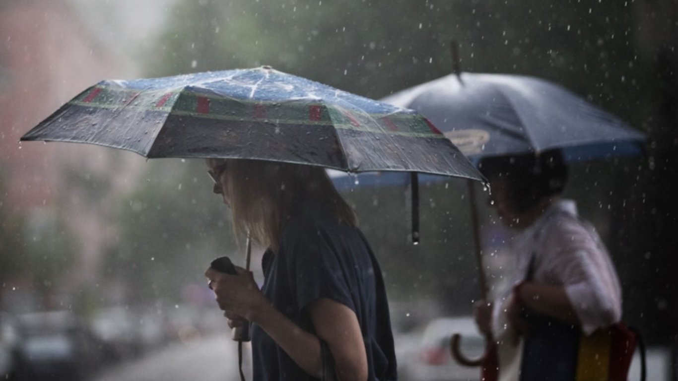 Парасолі не ховайте: які області у п'ятницю накриють дощі