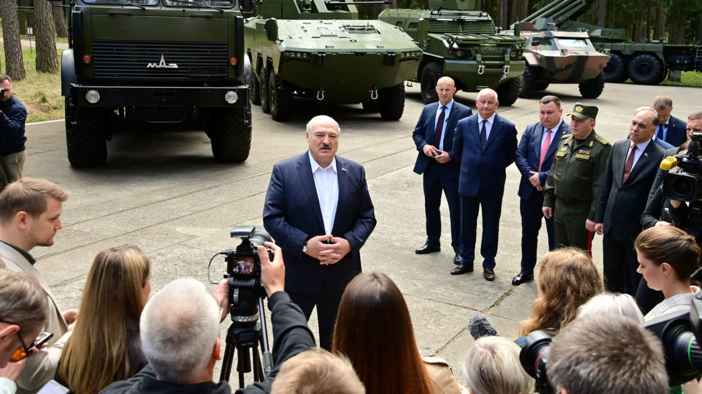Лукашенко похизувався ядерною зброєю від Росії