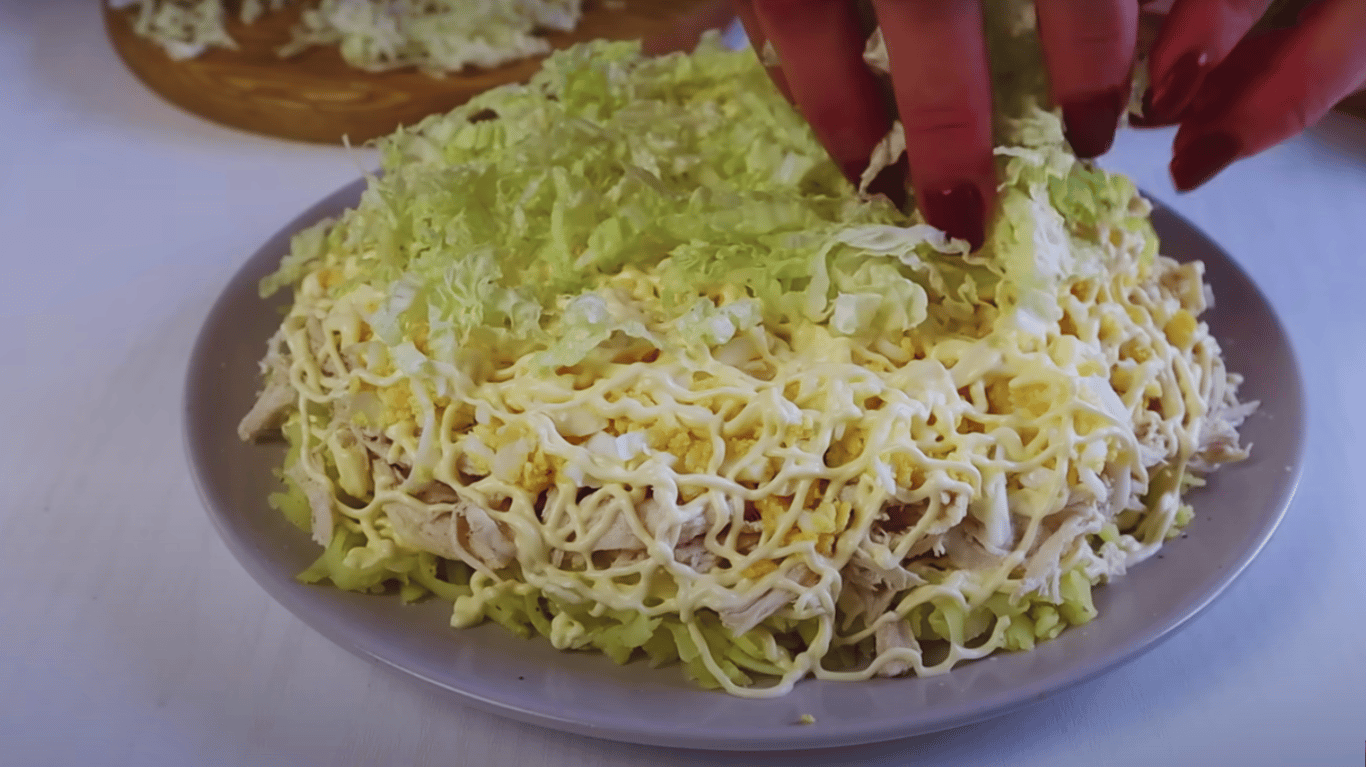 салат з пекінською капустою