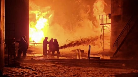 В Тамбовской области РФ сообщают об атаке дронов — на нефтебазе пожар - 285x160
