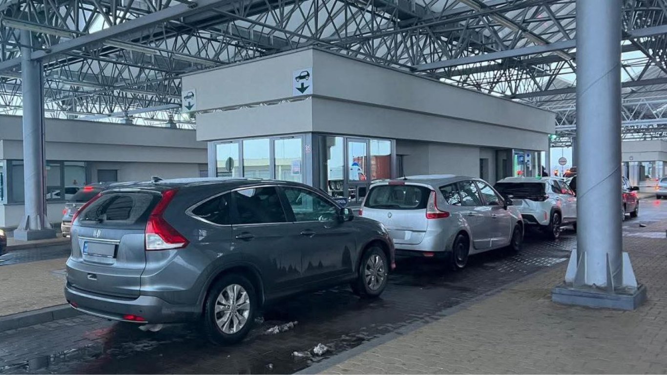 Поспешите выехать из Одессы в Молдову: ситуация на дорогах