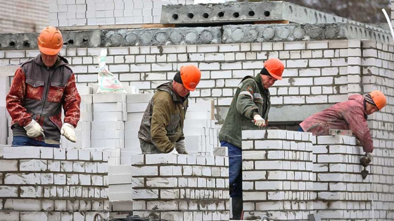 Почему для работы в Украине вместо граждан призывного возраста привлекают иностранцев