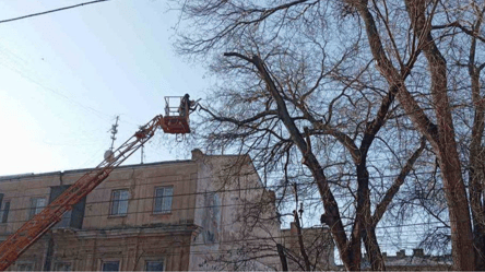 Обмеження проїзду однією з центральних вулиць Одеси — деталі - 290x166