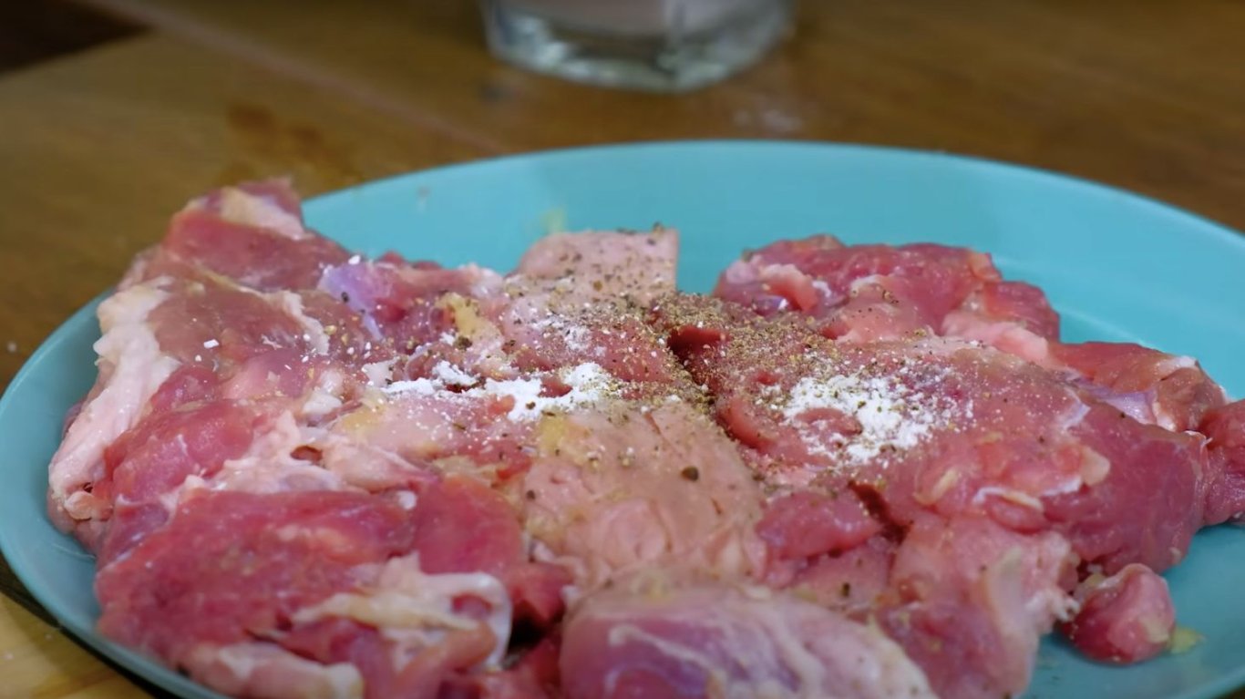 шинка зі свинини, простий рецепт замість ковбаси