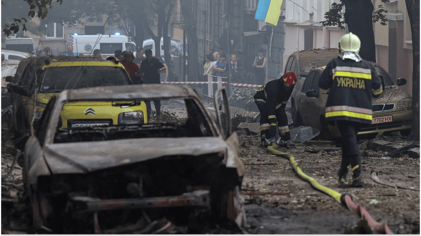 Во Львове из-под завалов дома извлекли человека — какие последствия атаки РФ