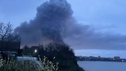 У Таганрозі уражено завод з виготовлення БпЛА: супутникові знімки - 290x166