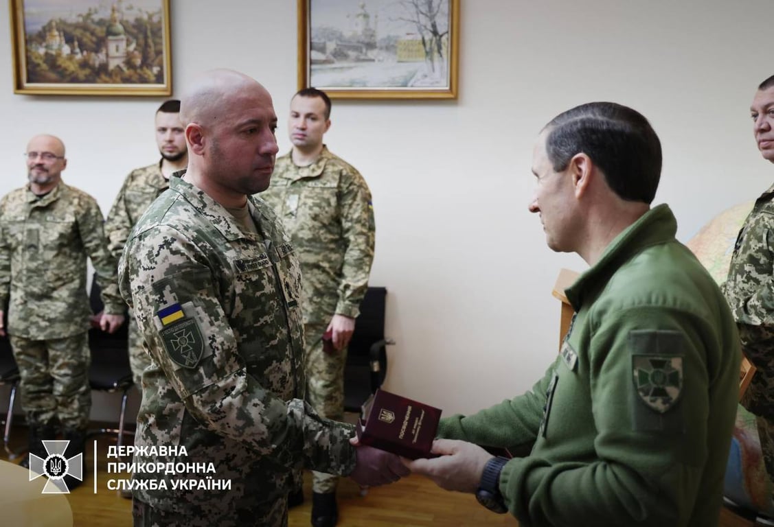 Пограничники с наградами за мужество