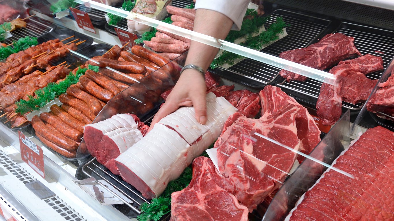 Як змінились ціни на м'ясо в Україні у серпні 2023. Аналіз цін на м'ясо, сало та ковбасу