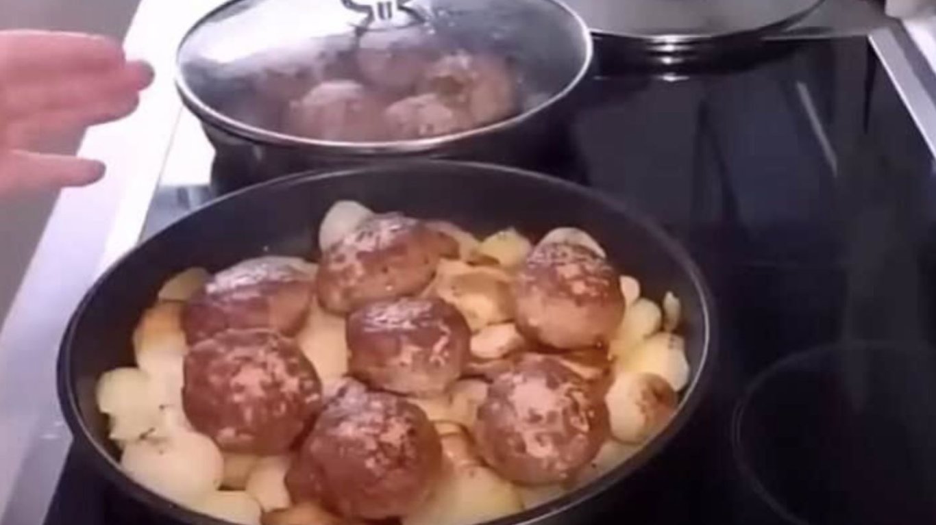 котлети по-селянськи на смаженій картоплі