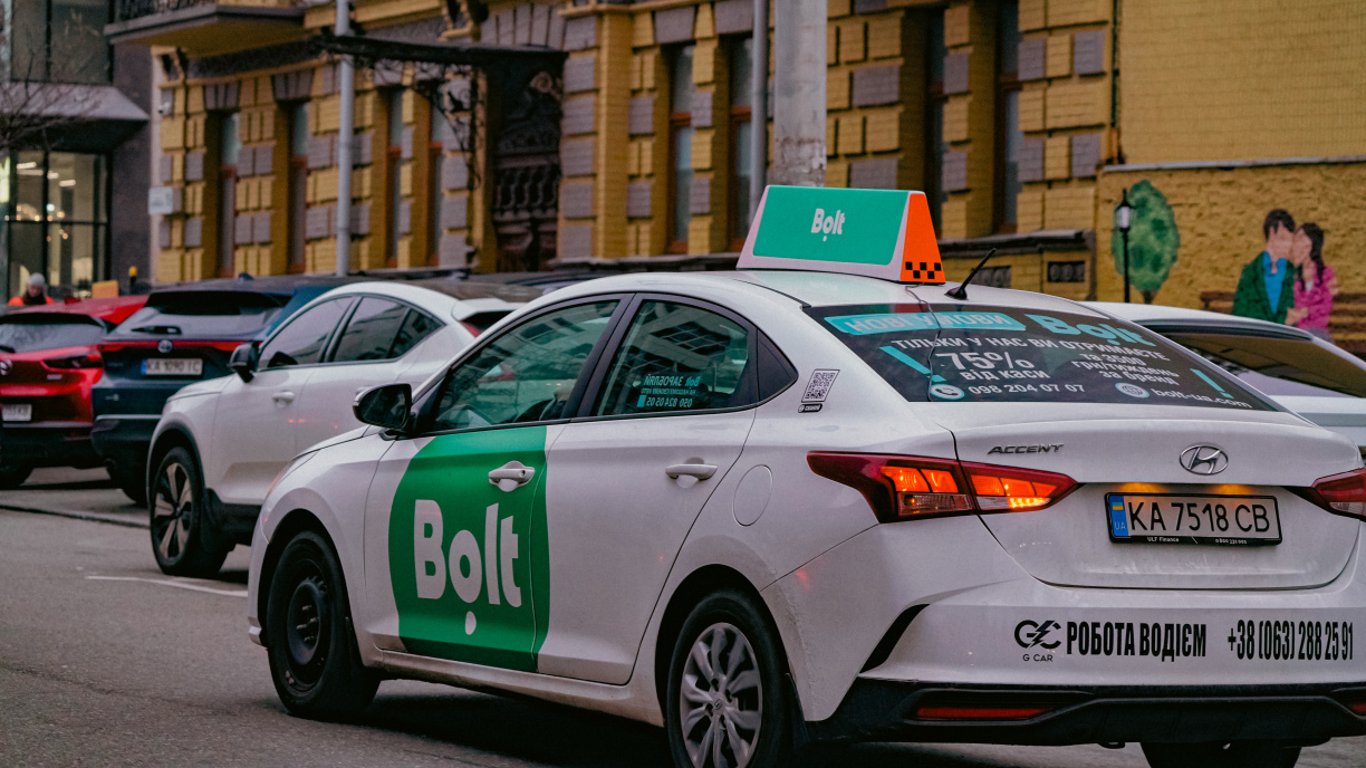 Транспортний колапс у Києві: що відбувається з цінами на таксі