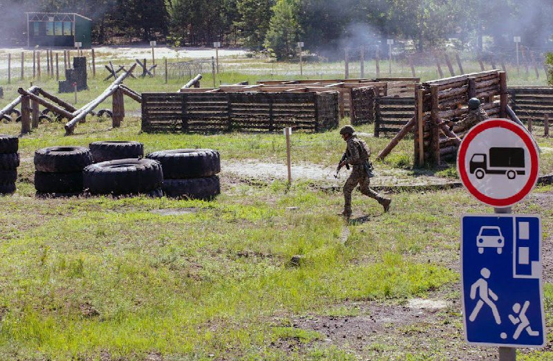 Сырский посетил центр подготовки военнослужащих — фото - фото 2