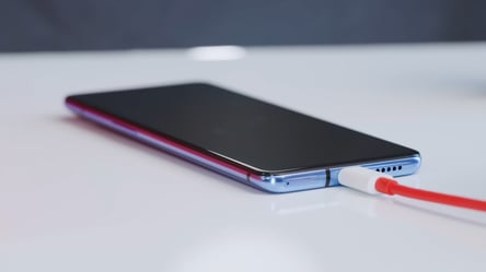 Чи шкідлива нічна зарядка смартфона — відповідь Apple і Samsung - 290x166