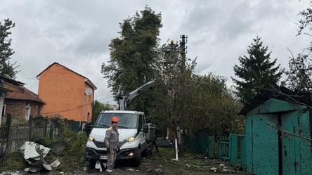 Після атаки у Києві знищена вулиця приватного сектору: фоторепортаж - 304x171