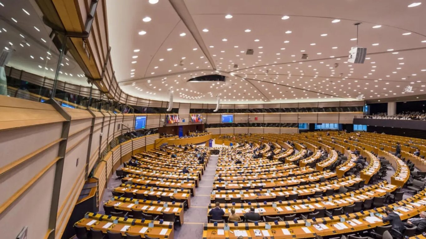 Европарламент отложил слушание отчета Еврокомиссии до поставок Украине систем Patriot